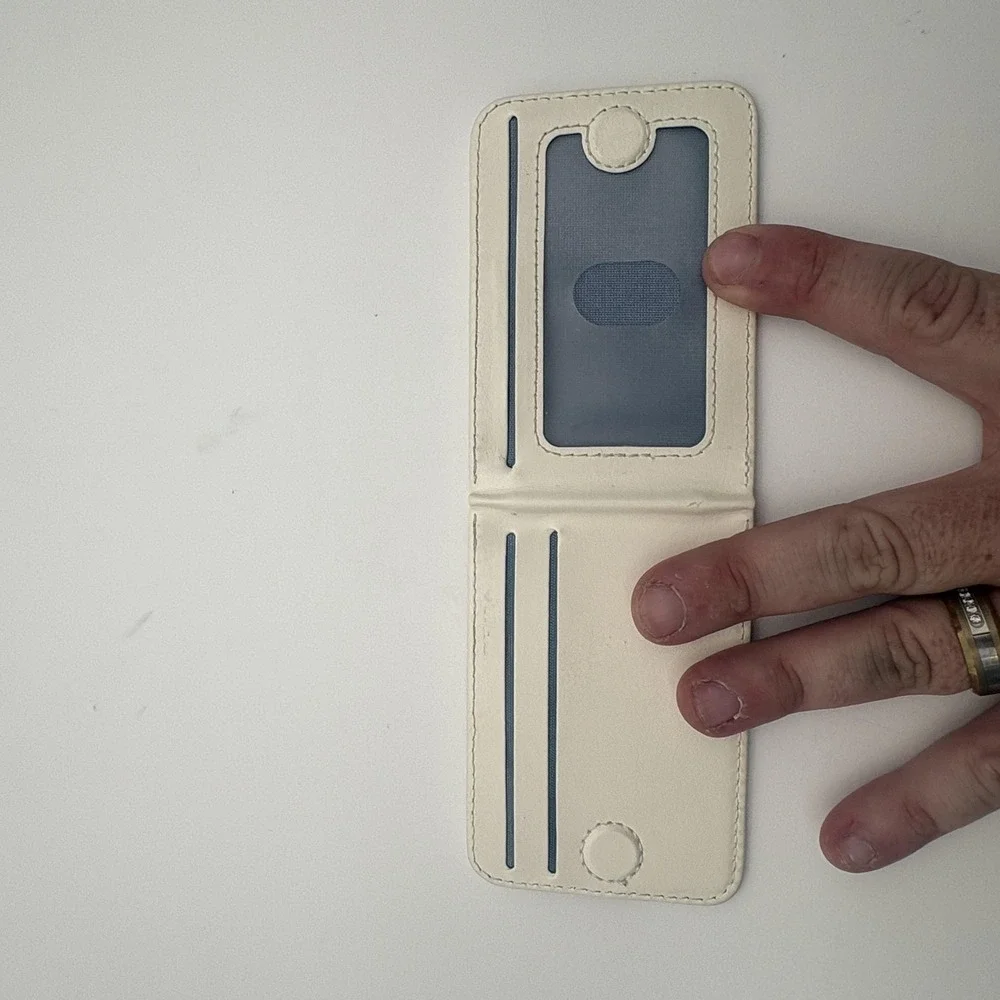 SKYEAGLE MagSafe Wallet Case Phone Card Holder Synthetic Leather White Slim